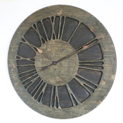 Duży zegar ścienny w stylu średniowiecznym