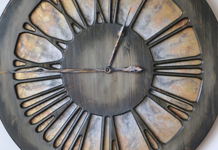 Large Artistic Wall Clock Zoom