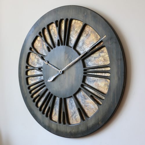 Artystyczny Zegar Ścienny z cyframi rzymskimi